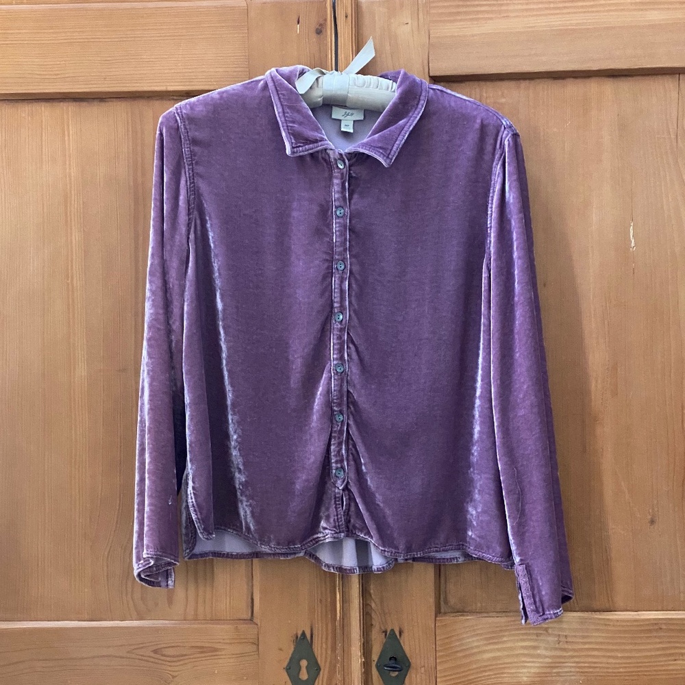 Lavender silky velour blouse Sz MP